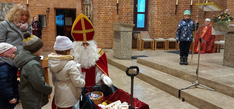 Adventsandacht mit Nikolausbesuch des Kindergartens Maria Waldrast